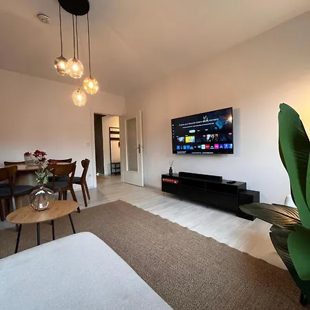 Neues 3-zimmer-city-apartment In Mit Espresso, Arbeitsplatz Und öpnv Vor Der Tür *