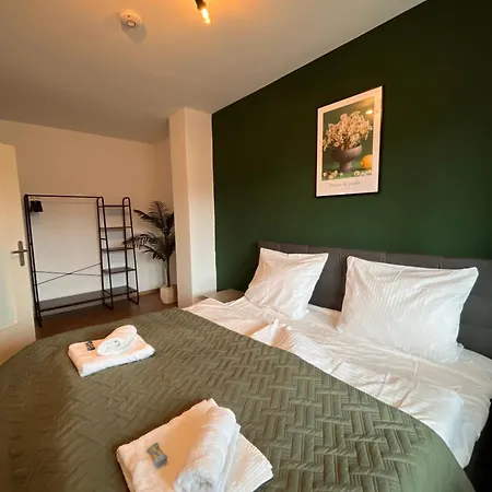 公寓 Neues 3-zimmer-city-apartment In Mit Espresso, Arbeitsplatz Und Parkplatz *