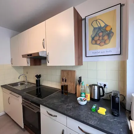 Neues 3-zimmer-city-apartment In Mit Espresso, Arbeitsplatz Und Parkplatz