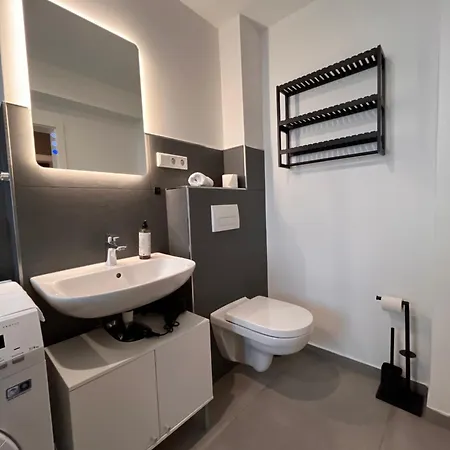 公寓 Neues 3-zimmer-city-apartment In Mit Espresso, Arbeitsplatz Und Parkplatz