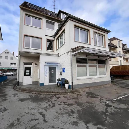 Neues 3-zimmer-city-apartment In Mit Espresso, Arbeitsplatz Und Parkplatz * 比勒费尔德