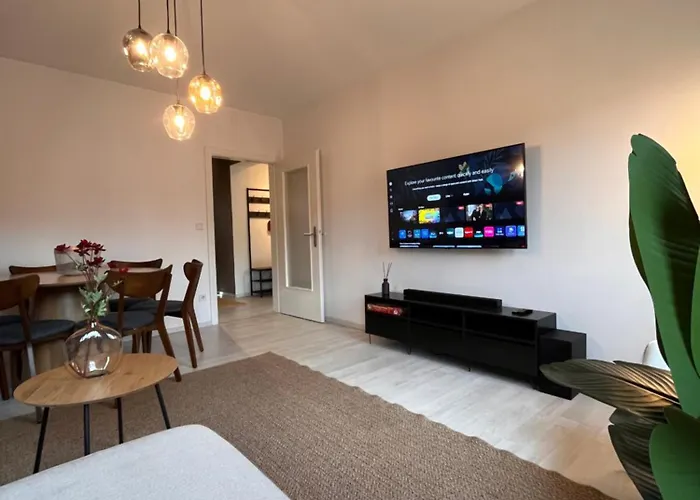 Neues 3-zimmer-city-apartment In Mit Espresso, Arbeitsplatz Und öpnv Vor Der Tür *