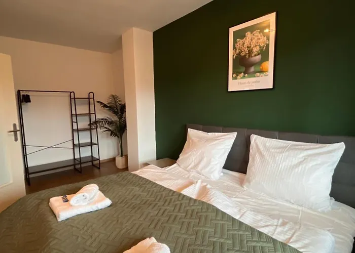 Apartamento Neues 3-zimmer-city-apartment In Mit Espresso, Arbeitsplatz Und öpnv Vor Der Tür *