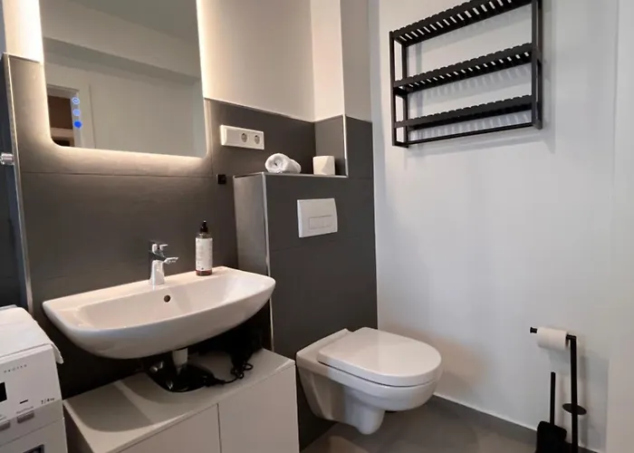 Apartamento Neues 3-zimmer-city-apartment In Mit Espresso, Arbeitsplatz Und öpnv Vor Der Tür